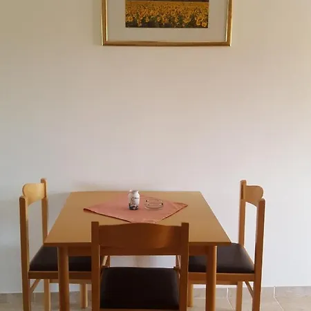 11683b Starigrad Paklenica