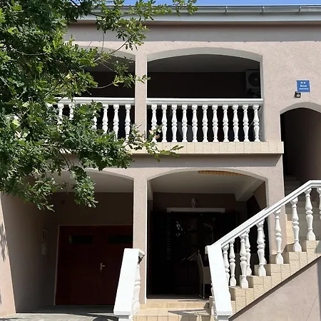 11683b Starigrad Paklenica